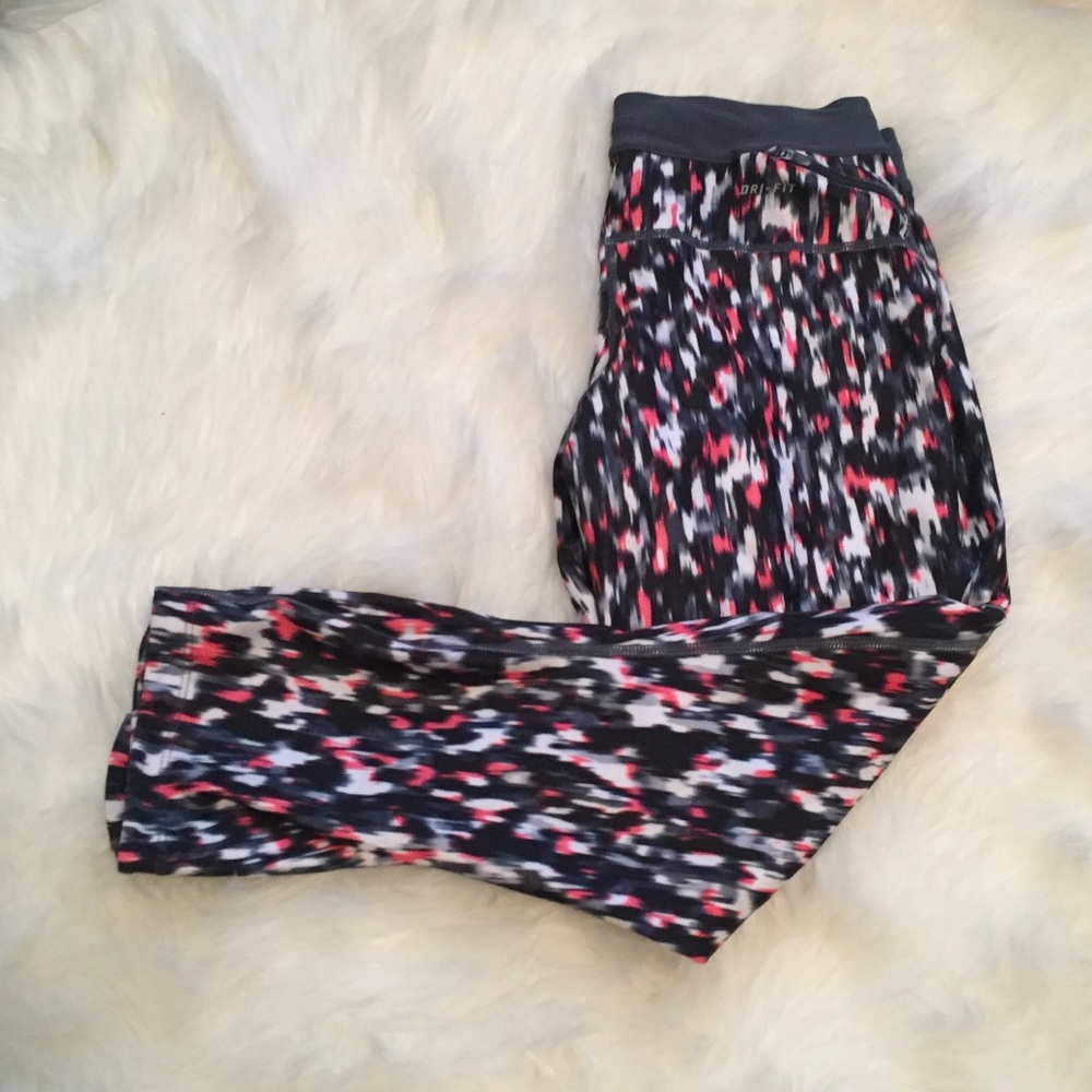 Like new Nike capris